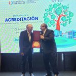 En la celebración del Día Mundial de la Acreditación, el Dr. Sc. Benjamín Barán entregó 26 acreditaciones a prestigiosas organizaciones de Paraguay, como Ministro Presidente del CONACYT. En el evento, realizado el 12 de junio de 2025, igualmente, se rindió homenaje al Ing. Luis Alberto Lima, como primer presidente del CONACYT e impulsor de Ciencia y Tecnología en nuestro país. El Dr. Barán destacó la trayectoria de quien también fue su profesor e inspiración, según manifestó.