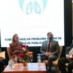 En el marco de la Jornada Científica “Tuberculosis, un problema mayor de salud pública”, el D.Sc. Benjamín Barán, ministro presidente del Conacyt, participó en el panel “De la Decisión a la Acción”, junto a la Dra. María Teresa Barán, Ministra de Salud; el Dr. Rodrigo Nicora, Ministro de Justicia; y el Dip. Nac. Pastor Vera. La destacada intervención se centró en reflexiones sobre la importancia de fortalecer la articulación entre ciencia, políticas públicas e innovación para enfrentar la tuberculosis, una problemática que requiere respuestas integrales y sostenidas .